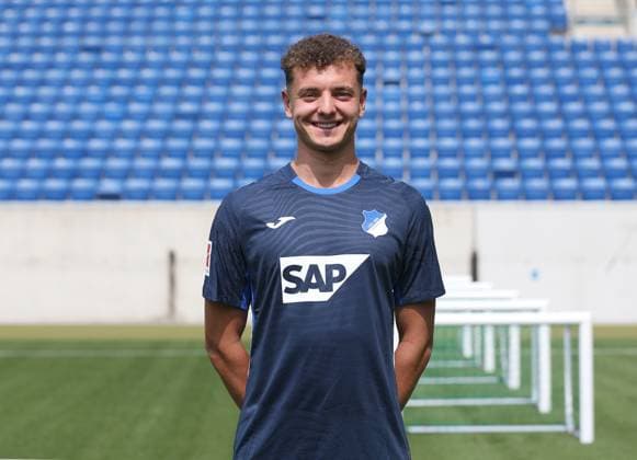 Fisnik Asllani (Hoffenheim) . TSG 1899 Hoffenheim Porträttermin 2025 2026 . Sinsheim, GER, 06.08.2025 ,Fussball 3. Liga 2025 2026 .