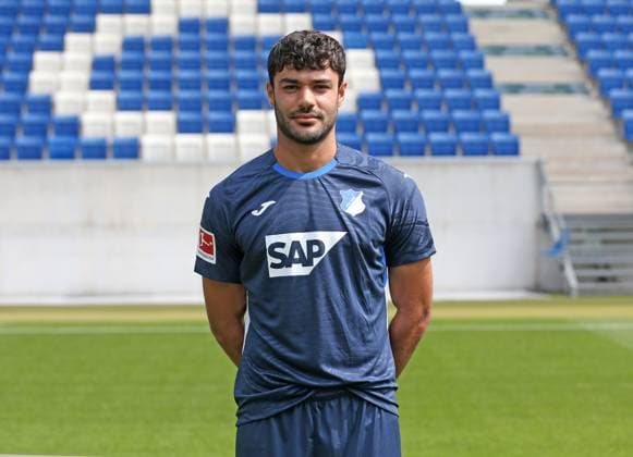 Ozan Kabak (Hoffenheim) . TSG 1899 Hoffenheim Porträttermin 2025 2026 . Sinsheim, GER, 06.08.2025 ,Fussball 3. Liga 2025 2026 .