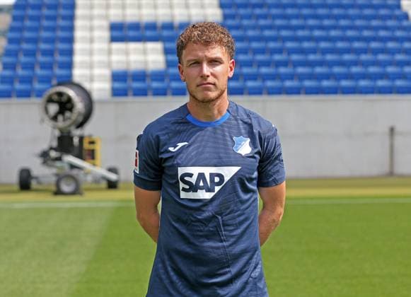 Dennis Geiger (Hoffenheim) . TSG 1899 Hoffenheim Porträttermin 2025 2026 . Sinsheim, GER, 06.08.2025 ,Fussball 3. Liga 2025 2026 .