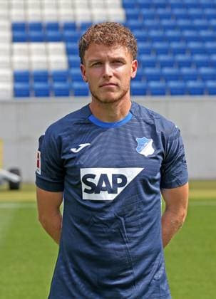 Dennis Geiger (Hoffenheim) . TSG 1899 Hoffenheim Porträttermin 2025 2026 . Sinsheim, GER, 06.08.2025 ,Fussball 3. Liga 2025 2026 .