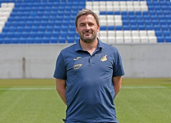 Teammanager Christoph Kraatz (TSG 1899 Hoffenheim ) . TSG 1899 Hoffenheim Porträttermin 2025 2026 . Sinsheim, GER, 06.08.2025 ,Fussball 3. Liga 2025 2026 .