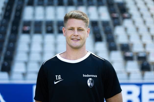 SC Freiburg Frauen, Media Day, 07.08.2025 Tobias Galli (SC Freiburg, Athletiktrainer) SC Freiburg Frauen, Media Day, Dreisamstadion, 07.08.2025 DFB DFL REGULATIONS PROHIBIT ANY USE OF PHOTOGRAPHS AS IMAGE SEQUENCES AND OR QUASI-VIDEO. Copyright: xBEAUTIFULxSPORTS Boscox