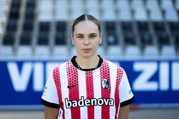 SC Freiburg Frauen, Media Day, 07.08.2025 Julia Stierli (SC Freiburg, 5) SC Freiburg Frauen, Media Day, Dreisamstadion, 07.08.2025 DFB DFL REGULATIONS PROHIBIT ANY USE OF PHOTOGRAPHS AS IMAGE SEQUENCES AND OR QUASI-VIDEO. Copyright: xBEAUTIFULxSPORTS Boscox