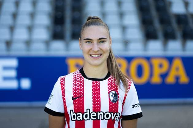 SC Freiburg Frauen, Media Day, 07.08.2025 Alena Bienz (SC Freiburg, 8) SC Freiburg Frauen, Media Day, Dreisamstadion, 07.08.2025 DFB DFL REGULATIONS PROHIBIT ANY USE OF PHOTOGRAPHS AS IMAGE SEQUENCES AND OR QUASI-VIDEO. Copyright: xBEAUTIFULxSPORTS Boscox