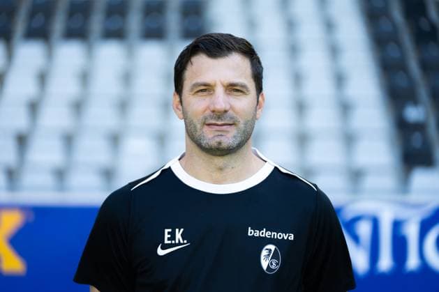 SC Freiburg Frauen, Media Day, 07.08.2025 Edmond Kapllani (SC Freiburg, Trainer) SC Freiburg Frauen, Media Day, Dreisamstadion, 07.08.2025 DFB DFL REGULATIONS PROHIBIT ANY USE OF PHOTOGRAPHS AS IMAGE SEQUENCES AND OR QUASI-VIDEO. Copyright: xBEAUTIFULxSPORTS Boscox