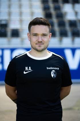 SC Freiburg Frauen, Media Day, 07.08.2025 Nils Afflerbach (SC Freiburg, Physiotherapeut) SC Freiburg Frauen, Media Day, Dreisamstadion, 07.08.2025 DFB DFL REGULATIONS PROHIBIT ANY USE OF PHOTOGRAPHS AS IMAGE SEQUENCES AND OR QUASI-VIDEO. Copyright: xBEAUTIFULxSPORTS Boscox