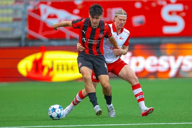 Europa League qualification round 3 in football 2025 Fredrikstad FC Midtjylland Fredrikstad 20250807 Midtjyllands Mikel Gogorza and Fredrikstads Daniel Eid in the Europa League qualification round 3 in football between Fredrikstad and FC Midtjylland at Fredrikstad Stadium Photo Thomas Andersen NTB Fredrikstad Norway EDITORIAL USE ONLY RESTRICTED USE FOR BETTING COMPANIES  Copyright: xThomasxAndersenx xNTBx