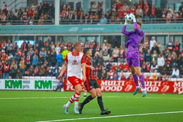 Europa League qualification round 3 in football 2025 Fredrikstad FC Midtjylland Fredrikstad 20250807 Europa League qualification round 3 in football between Fredrikstad and FC Midtjylland at Fredrikstad Stadium Photo Thomas Andersen NTB Fredrikstad Norway EDITORIAL USE ONLY RESTRICTED USE FOR BETTING COMPANIES  Copyright: xThomasxAndersenx xNTBx