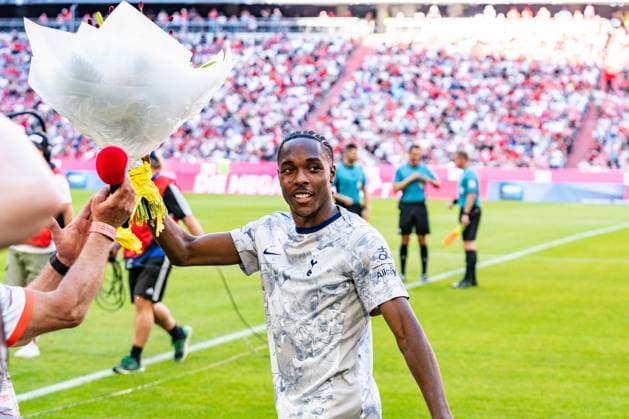 07.08.2025, FC Bayern München vs. Tottenham Hotspur, Testspiel Freundschaftsspiel Mathys Tel Verabschiedung vom FC Bayern *** 07 08 2025, FC Bayern Munich vs Tottenham Hotspur, test match friendly Mathys Tel Farewell from FC Bayern Copyright: xBahhoxKarax
