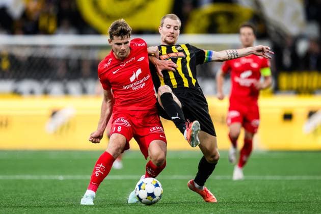 250807 Jacob Sörensen of Brann and Simon Gustafson of Häcken during the UEFA Champions League qualifier football match between Häcken and Brann on August 7, 2025 in Göteborg. Photo: Carl Sandin BILDBYRAN kod CS CS0748 fotboll football soccer fotball uefa europa league europa league häcken brann bbeng Copyright: CARLxSANDIN BB250807CS047