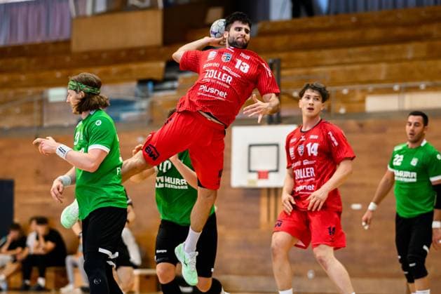 Bietigheim: HBL - 25 26 - Testspiel - SG BBM Bietigheim - HC Oppenweiler-Backnang v.li. Jan Forstbauer (HCOB), Juan de la Pena (Bietigheim) Bietigheim-Bissingen Halle am Viadukt Baden-Württemberg Deutschland