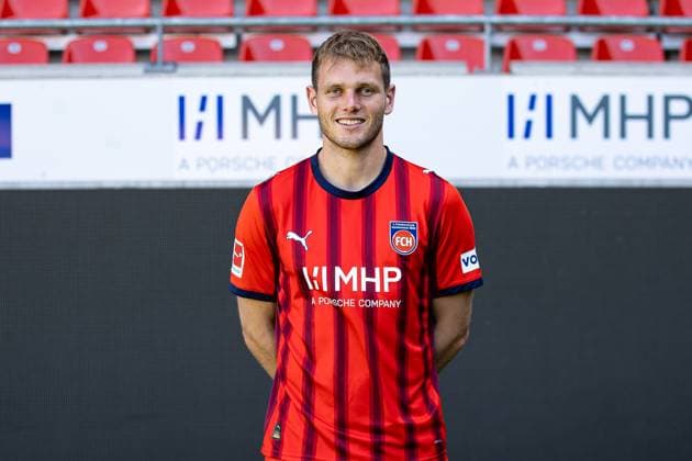 Tim Siersleben (FC Heidenheim, 04) GER, FC Heidenheim 1846, Fussball, 1. Bundesliga, Portraettermin 2025 2026, 07.08.2025, DFB DFL regulations prohibit any use of photographs as image sequences GER, FC Heidenheim 1846, Fussball, 1. Bundesliga, Portraettermin 2025 2026, 07.08.2025 Heidenheim Copyright: xEibner-Pressefoto RogerxBuerkex EP_RBE