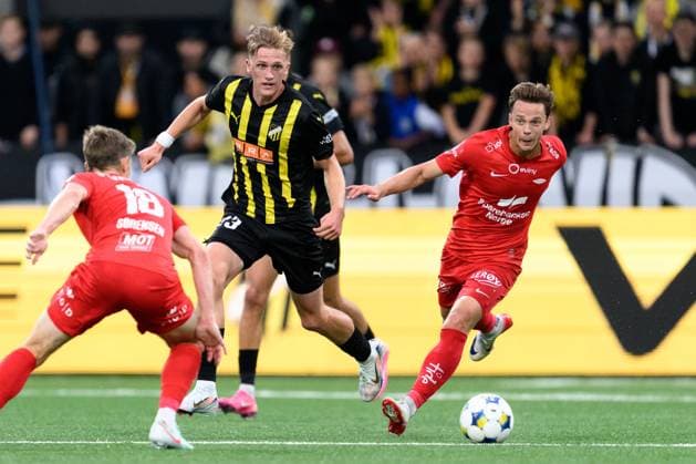 250807 Olle Samuelsson of Häcken and Felix Myhre of Brann during the UEFA Champions League qualifier football match between Häcken and Brann on August 7, 2025 in Göteborg. Photo: Carl Sandin BILDBYRAN kod CS CS0748 fotboll football soccer fotball uefa europa league europa league häcken brann bbeng Copyright: CARLxSANDIN BB250807CS064