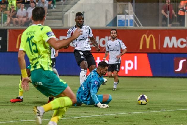 2025.08.07 Larnaka, Cypr pilka nozna Liga Europy kwalifikacje sezon 2025 2026 AEK Larnaka - Legia Warszawa N z Jean-Pierre Nsame Zlatan Alomerovic Foto Wojciech Dobrzynski Legionisci.com PressFocus 2025.08.07 Larnaca, Cyprus Europa League second qualifying round season 2025 2026 AEK Larnaca - Legia Warsaw Credit: Wojciech Dobrzynski Legionisci.com PressFocus NEWSPIX.PL --- newspix.pl POLAND OUT! 