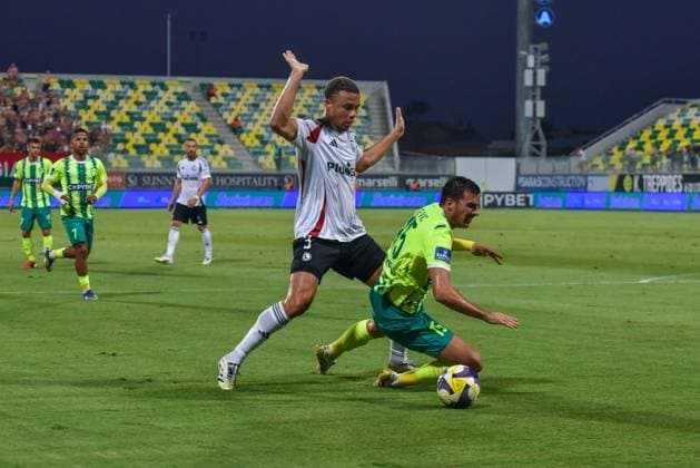2025.08.07 Larnaka, Cypr pilka nozna Liga Europy kwalifikacje sezon 2025 2026 AEK Larnaka - Legia Warszawa N z Steve Kapuadi Hrvoje Milicevic Foto Wojciech Dobrzynski Legionisci.com PressFocus 2025.08.07 Larnaca, Cyprus Europa League second qualifying round season 2025 2026 AEK Larnaca - Legia Warsaw Credit: Wojciech Dobrzynski Legionisci.com PressFocus NEWSPIX.PL --- newspix.pl POLAND OUT! 