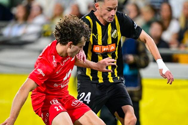 GÖTEBORG, SVERIGE 20250807 Branns Denzel De Roeve i närkamp med Häckens Amor Layouni under torsdagens fotbollsmatch, tredje kvalomgangen till Europa League, mellan Sveriges BK Häcken och norska SK Brann, match 1 av 2 pa Bravida Arena i Göteborg, Sverige, 7 augusti 2025. GÖTEBORG SVERIGE x9200x