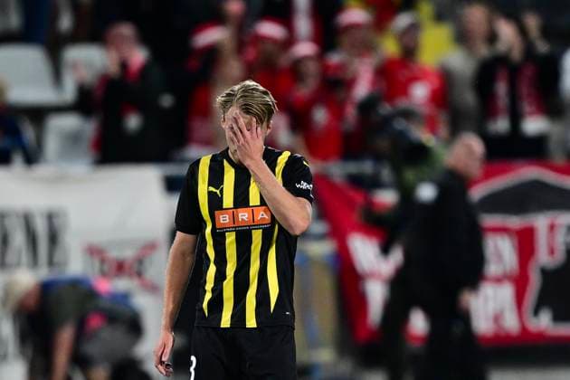 GOTHENBURG, SWEDEN 20250807 Häcken s Sigge Jansson after losing 0-2 in Thursday s football match, third qualifying round for Uefa Europa League, between Sweden s BK Häcken and Norway s SK Brann, match 1 of 2 at Bravida Arena in Gothenburg, Sweden, 7 August 2025. GÖTEBORG SWEDEN x9200x
