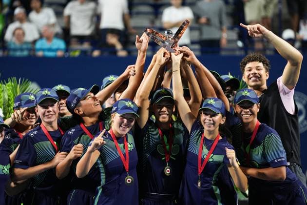 National Bank Open 2025 - Men’s Singles Final TORONTO, CANADA - AUGUST 7 : Ben Shelton of the United States celebrates with ball boys and girls after winning the men’s singles final against Karen Khachanov on day thirteen of the 2025 National Bank Open in Toronto, Ontario, Canada on August 7, 2025. Mert Alper Dervis Anadolu Ontario Canada. Editorial use only. Please get in touch for any other usage.  Copyright: x2025xAnadoluxMertxAlperxDervisx