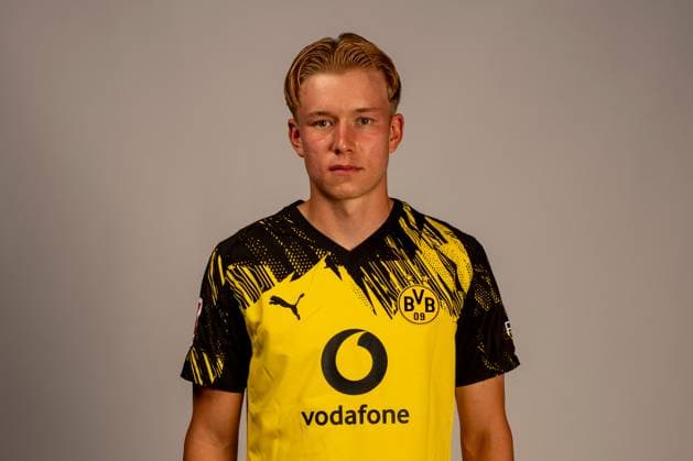 Borussia Dortmund; 1. BL, Porträttermin 2025 2026 Borussia Dortmund; 1. BL, Porträttermin 2025 2026 Daniel Svensson; Borussia Dortmund; 1. BL, Porträttermin 2025 2026 Foto: Borussia Dortmund Hendrik Deckers via Revierfoto Dortmund Trainingsgelände Hohenbuschei Nordrhein-Westfalen Deutschland