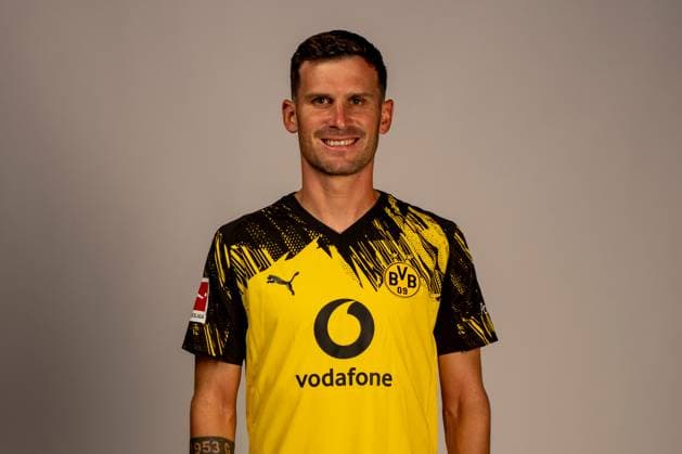 Borussia Dortmund; 1. BL, Porträttermin 2025 2026 Borussia Dortmund; 1. BL, Porträttermin 2025 2026 Pascal Groß; Borussia Dortmund; 1. BL, Porträttermin 2025 2026 Foto: Borussia Dortmund Hendrik Deckers via Revierfoto Dortmund Trainingsgelände Hohenbuschei Nordrhein-Westfalen Deutschland *** Borussia Dortmund 1 BL, portrait date 2025 2026 Borussia Dortmund 1 BL, portrait date 2025 2026 Pascal Groß Borussia Dortmund 1 BL, portrait date 2025 2026 Photo Borussia Dortmund Hendrik Deckers via Revierfoto Dortmund Training ground Hohenbuschei North Rhine-Westphalia Germany Poolfoto Borussia Dortmund Hendrik Deck ,EDITORIAL USE ONLY