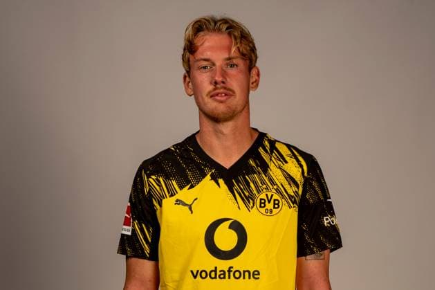 Borussia Dortmund; 1. BL, Porträttermin 2025 2026 Borussia Dortmund; 1. BL, Porträttermin 2025 2026 Julian Brandt; Borussia Dortmund; 1. BL, Porträttermin 2025 2026 Foto: Borussia Dortmund Hendrik Deckers via Revierfoto Dortmund Trainingsgelände Hohenbuschei Nordrhein-Westfalen Deutschland *** Borussia Dortmund 1 BL, portrait date 2025 2026 Borussia Dortmund 1 BL, portrait date 2025 2026 Julian Brandt Borussia Dortmund 1 BL, portrait date 2025 2026 Photo Borussia Dortmund Hendrik Deckers via Revierfoto Dortmund Training ground Hohenbuschei North Rhine-Westphalia Germany Poolfoto Borussia Dortmund Hendrik Deck ,EDITORIAL USE ONLY