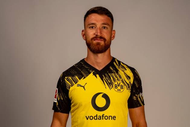 Borussia Dortmund; 1. BL, Porträttermin 2025 2026 Borussia Dortmund; 1. BL, Porträttermin 2025 2026 Salih Özcan; Borussia Dortmund; 1. BL, Porträttermin 2025 2026 Foto: Borussia Dortmund Hendrik Deckers via Revierfoto Dortmund Trainingsgelände Hohenbuschei Nordrhein-Westfalen Deutschland