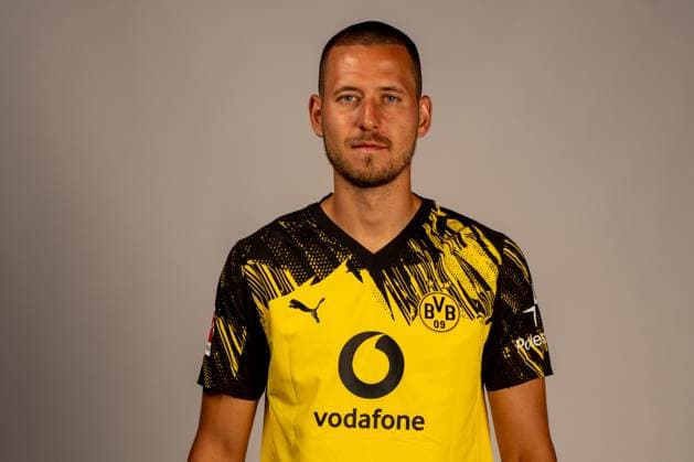Borussia Dortmund; 1. BL, Porträttermin 2025 2026 Borussia Dortmund; 1. BL, Porträttermin 2025 2026 Waldemar Anton; Borussia Dortmund; 1. BL, Porträttermin 2025 2026 Foto: Borussia Dortmund Hendrik Deckers via Revierfoto Dortmund Trainingsgelände Hohenbuschei Nordrhein-Westfalen Deutschland