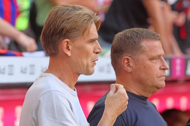Sportvorstand Max Eberl und Sportdirektor Christoph Freund (li.) (FCB) Porträt, Portrait, Fussball Testspiel FC Bayern München - Tottenham Hotspur 07.08.2025 Allianz Arena FOTO: Mladen Lackovic LakoPress *** Chief Sports Officer Max Eberl and Sports Director Christoph Freund li FCB portrait, Portrait, Football Test match FC Bayern Munich Tottenham Hotspur 07 08 2025 Allianz Arena PHOTO Mladen Lackovic LakoPress