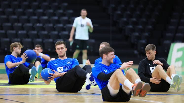 HANDBALL - HBL, Kiel, training camp GRAZ,AUSTRIA,08.AUG.25 - HANDBALL - HBL Handball-Bundesliga, THW Kiel, training. Image shows the team of Kiel with Nikola Bylik (Kiel).  GEPAxpictures xMarioxBuehner-Weinrauch