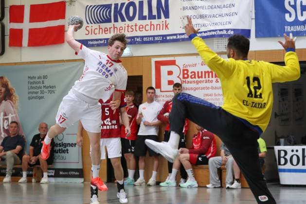 08.08.2025, xgox, Handball - Heide-Cup, Handball Verein Hamburg - Kolstad Handbold emspor, v.l. Magnus Stolefjell (Kolstad, 17) wirft Tor, Torschuetze, erzielt Tor, Treffer, scores the goal Schneverdingen