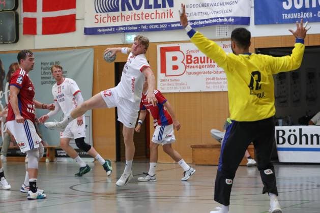 08.08.2025, xgox, Handball - Heide-Cup, Handball Verein Hamburg - Kolstad Handbold emspor, v.l. Martin Hernes Hovde (Kolstad, 42) wirft Tor, Torschuetze, erzielt Tor, Treffer, scores the goal Schneverdingen