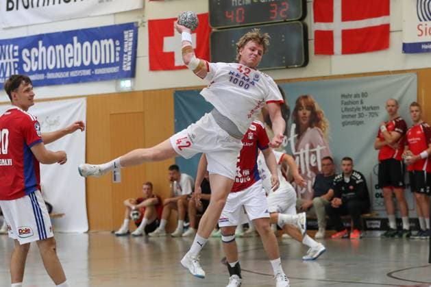 08.08.2025, xgox, Handball - Heide-Cup, Handball Verein Hamburg - Kolstad Handbold emspor, v.l. Martin Hernes Hovde (Kolstad, 42) wirft Tor, Torschuetze, erzielt Tor, Treffer, scores the goal Schneverdingen