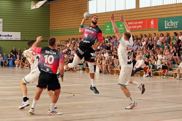 08.08.2025, xovx, Handball Lindencup 2025, HSG Wetzlar - SC DHfK Leipzig v.l. Marko Mamic (SC DHfK Leipzig), Josip Simic (HSG Wetzlar), Philipp Ahouansou (HSG Wetzlar), Adam Lönn (SC DHfK Leipzig) Linden Stadthalle Hessen Deutschland (DE)