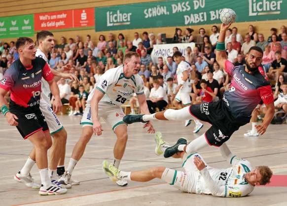 08.08.2025, xovx, Handball Lindencup 2025, HSG Wetzlar - SC DHfK Leipzig v.l. Josip Simic (HSG Wetzlar), Marko Mamic (SC DHfK Leipzig), Adam Lönn (SC DHfK Leipzig), Philipp Ahouansou (HSG Wetzlar), Franz Semper (SC DHfK Leipzig) Linden Stadthalle Hessen Deutschland (DE)