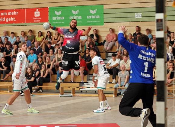 08.08.2025, xovx, Handball Lindencup 2025, HSG Wetzlar - SC DHfK Leipzig v.l. Franz Semper (SC DHfK Leipzig), Philipp Ahouansou (HSG Wetzlar), Lucas Krzikalla (SC DHfK Leipzig), Domenico Ebner (SC DHfK Leipzig) Linden Stadthalle Hessen Deutschland (DE)