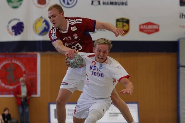IHC 2025: HSV Hamburg vs Kolstad IL; 08.08.25 Einar Olafsson (Nr.23, Hamburger Verein Hamburg), Benedikt Óskarsson (Nr.09, Kolstad IL) IHC 2025: HSV Hamburg vs Kolstad IL, KGS-Sporthalle am 08.08.25 Copyright: xBEAUTIFULxSPORTS MarioxM.xKobergx
