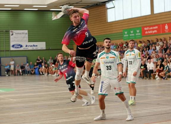 08.08.2025, xovx, Handball Lindencup 2025, HSG Wetzlar - SC DHfK Leipzig v.l. Dominik Mappes (HSG Wetzlar), Niklas Theiß(HSG Wetzlar), Luka Rogan (SC DHfK Leipzig), Franz Semper (SC DHfK Leipzig) Linden Stadthalle Hessen Deutschland (DE)