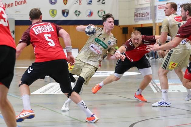08.08.2025, xgox, Handball - Heide-Cup, TSV Hannover Burgdorf - Aalborg Handbold emspor, v.l. Leif Tissier (Hannover, 7) wirft Tor, Torschuetze, erzielt Tor, Treffer, scores the goal Schneverdingen
