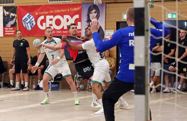08.08.2025, xovx, Handball Lindencup 2025, HSG Wetzlar - SC DHfK Leipzig v.l. Tomas Piroch (SC DHfK Leipzig), Leonard Zaum (HSG Wetzlar), Ahmed Khairi Nasralla (SC DHfK Leipzig), Tomas Mrkva (SC DHfK Leipzig) Linden Stadthalle Hessen Deutschland (DE)
