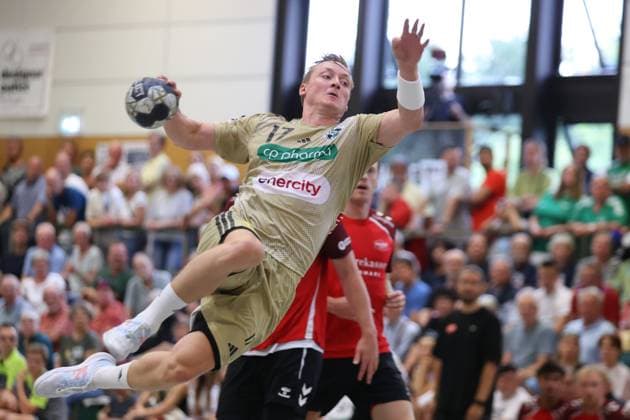 IHC 2025: TSV Hannover-Burgdorf vs Aalborg Handbold; 08.08.25 August Baskar Pedersen (Nr.17, TSV Hannover-Burgdorf) IHC 2025: TSV Hannover-Burgdorf vs Aalborg Handbold, KGS-Sporthalle am 08.08.25 Copyright: xBEAUTIFULxSPORTS MarioxM.xKobergx