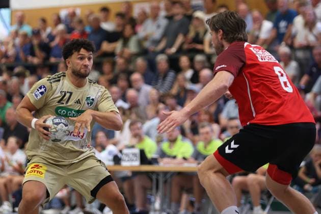 IHC 2025: TSV Hannover-Burgdorf vs Aalborg Handbold; 08.08.25 Sindre Aho (Nr.27, TSV Hannover-Burgdorf) gegen Vetle Rönningen (Nr.08, Aalborg Handbold) IHC 2025: TSV Hannover-Burgdorf vs Aalborg Handbold, KGS-Sporthalle am 08.08.25 Copyright: xBEAUTIFULxSPORTS MarioxM.xKobergx
