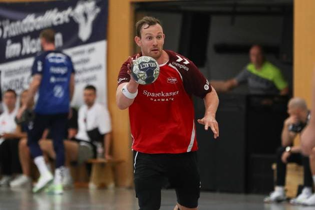 08.08.2025, xgox, Handball - Heide-Cup, TSV Hannover Burgdorf - Aalborg Handbold emspor, v.l. Sander Sagosen (Aalborg, 5) am Ball, plays the ball Schneverdingen
