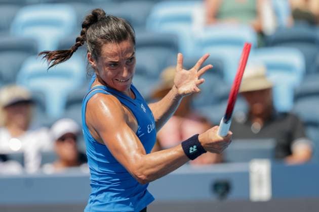 August 8, 2025, Mason, Ohio, U.S: Caroline Garcia (FRA) hits a forehand shot during FridayÃ¢â‚¬â ¢s first round of the Cincinnati Open at the Lindner Family Tennis Center , Mason, Oh. Mason U.S - ZUMAs304 20250808_zaf_s304_059 Copyright: xScottxStuartx