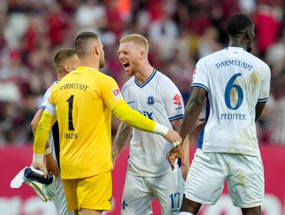 Kai Klefisch (SV Darmstadt 98, 17) jubelt nach dem Spiel. GER, 1. FC Nuernberg vs SV Darmstadt 98, Fussball, 2. Bundesliga, 2. Spieltag, Saison 2025 2026, 08.08.2025 DFL REGULATIONS PROHIBIT ANY USE OF PHOTOGRAPHS AS IMAGE SEQUENCES AND OR QUASI-VIDEO GER, 1. FC Nuernberg vs SV Darmstadt 98, Fussball, 2. Bundesliga, 2. Spieltag, Saison 2025 2026, 08.08.2025 Nuernberg
