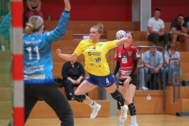Handball-Testspiel: HC Leipzig vs. FHC Frankfurt Oder, 08.08.25 Jana Walther (4, HC Leipzig). Handball, 2. Bundesliga Frauen, HBF, Saison 2025 2026, Testspiel: HC Leipzig vs. FHC Frankfurt Oder am 08.08.25 in der Sporthalle Brüderstraße Leipzig. Copyright: xBEAUTIFULxSPORTS JanxKaeferx