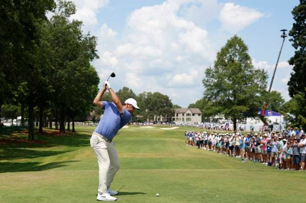 MEMPHIS, TN - AUGUST 08: Scottie Scheffler of United States tees off on No. 18 during the second round of the FedEx St. Jude Championship, August 8, 2025, at TPC Southward in Memphis, Tennessee. (Photo by Matthew Maxey Icon Sportswire) GOLF: AUG 08 PGA, Golf Herren FedEx Cup Playoffs - FedEx St. Jude Championship EDITORIAL USE ONLY Icon250808075