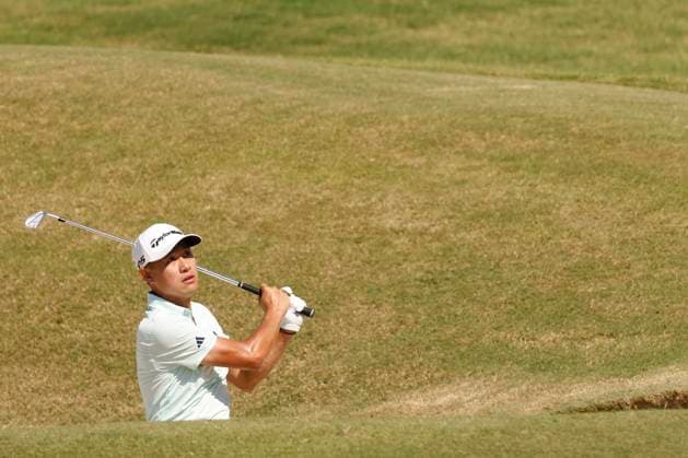 MEMPHIS, TN - AUGUST 08: Collin Morikawa of United States watches his shot from a bunker on No. 7 during the second round of the FedEx St. Jude Championship, August 8, 2025, at TPC Southward in Memphis, Tennessee. (Photo by Matthew Maxey Icon Sportswire) GOLF: AUG 08 PGA, Golf Herren FedEx Cup Playoffs - FedEx St. Jude Championship EDITORIAL USE ONLY Icon250808017