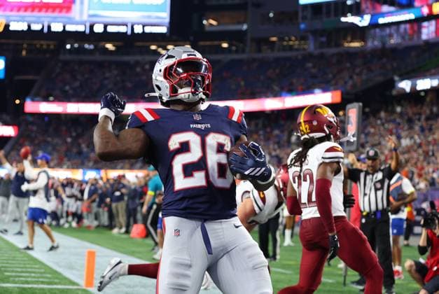 FOXBOROUGH, MA - AUGUST 08: New England Patriots running back Terrell Jennings (26) reacts after scoring a touchdown during the NFL, American Football Herren, USA preseason game between Washington Commanders and New England Patriots on August 8, 2025, at Gillette Stadium in Foxborough, MA. (Photo by M. Anthony Nesmith Icon Sportswire) NFL: AUG 08 Preseason Commanders at Patriots EDITORIAL USE ONLY Icon25080848
