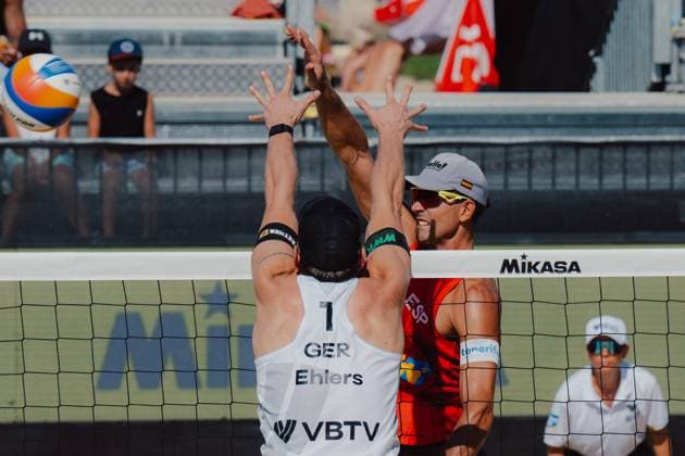 Beach volleyball, Beachvolleyball - Baden Challenge BADEN,AUSTRIA,09.AUG.25 - BEACH VOLLEYBALL - FIVB World Tour - Baden Challenge. Image shows Nils Ehlers (GER) and Alejandro Huerta Pastor (ESP).  GEPAxpictures xAlexanderxSolc