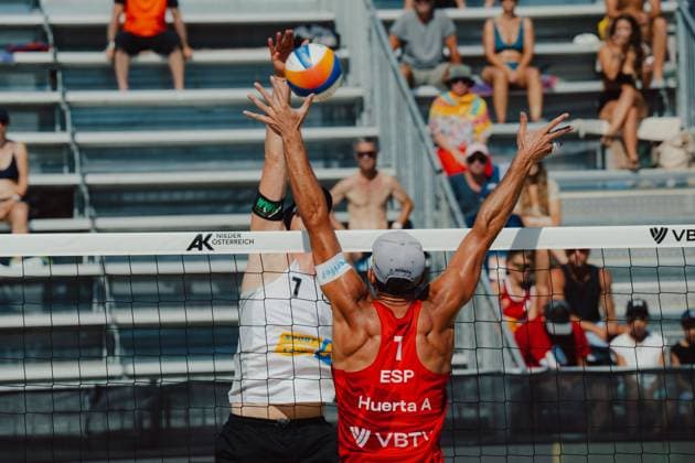 Beach volleyball, Beachvolleyball - Baden Challenge BADEN,AUSTRIA,09.AUG.25 - BEACH VOLLEYBALL - FIVB World Tour - Baden Challenge. Image shows Nils Ehlers (GER) and Alejandro Huerta Pastor (ESP).  GEPAxpictures xAlexanderxSolc
